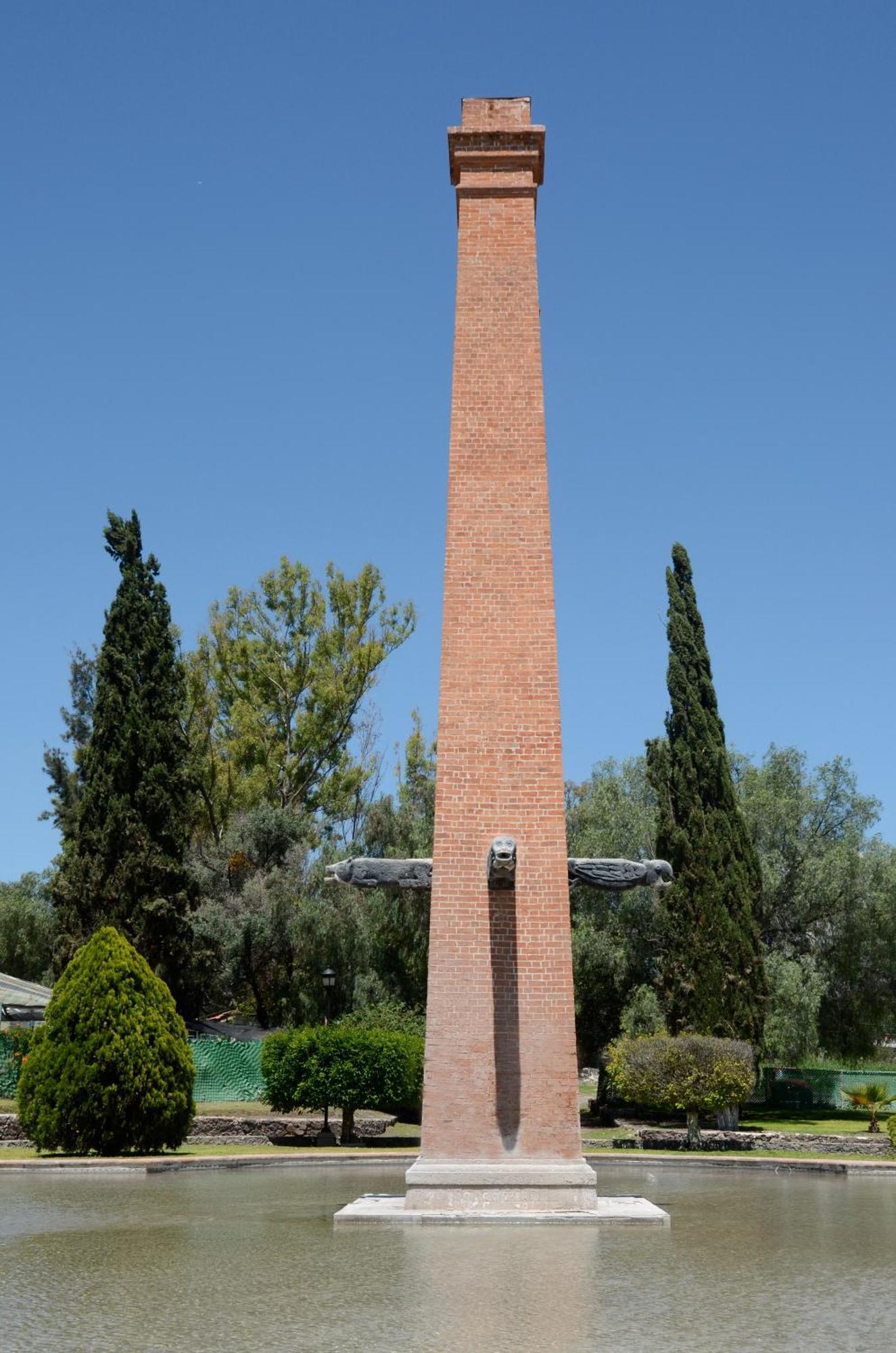 Hacienda Jurica By Brisas Hotel Querétaro Exterior foto The memorial at the entrance to the cemetery